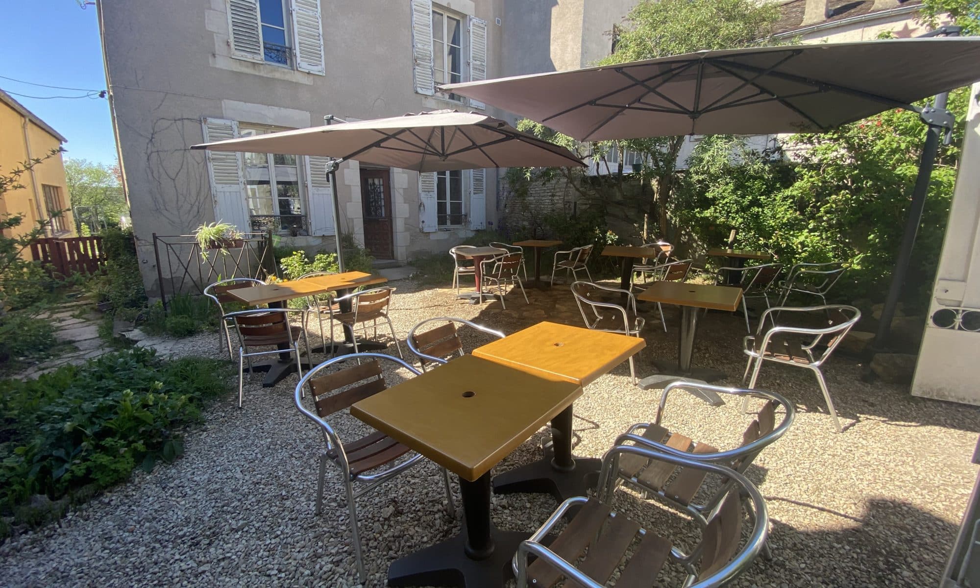 terrasse brew pub vézelay